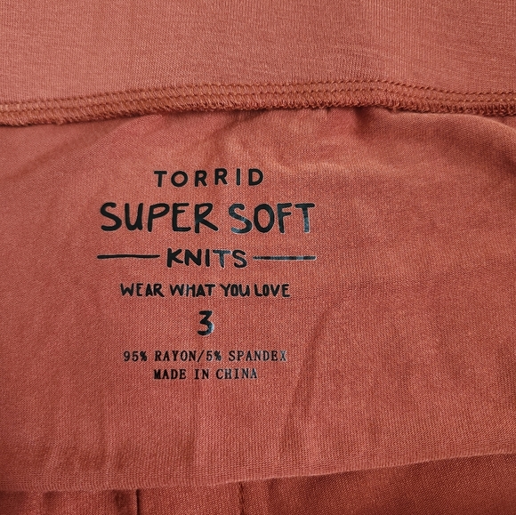 Torrid Mini Super Soft Skirt Size 3 - Picture 3 of 9